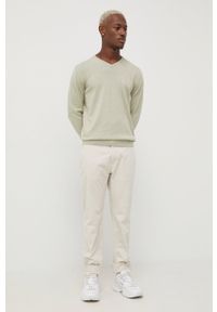 Tom Tailor sweter bawełniany męski kolor zielony. Okazja: na co dzień. Kolor: zielony. Materiał: bawełna. Długość rękawa: długi rękaw. Długość: długie. Styl: casual