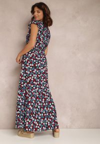 Renee - Czarna Sukienka Prixanise. Typ kołnierza: kołnierz z falbankami. Kolor: czarny. Wzór: aplikacja, kwiaty. Typ sukienki: kopertowe. Długość: maxi #3