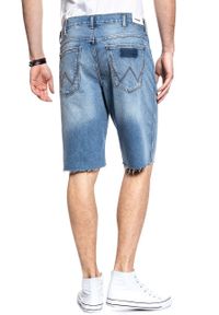 Wrangler - KRÓTKIE SPODENKI WRANGLER DENIM SHORT BLUE LAND W14CGW15W 112126590. Materiał: denim. Długość: krótkie #8