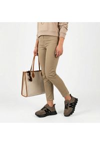 Sneakersy damskie Vinceza, cholewka ze skóry naturalnej sznurowany fason na grubej podeszwie, zielone, 41520. Okazja: na co dzień, na spacer. Zapięcie: sznurówki. Kolor: zielony. Materiał: skóra. Szerokość cholewki: normalna. Sport: turystyka piesza #4