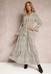 Renee - Biała Sukienka Endomela. Typ kołnierza: dekolt w serek. Kolor: biały. Długość rękawa: długi rękaw. Wzór: aplikacja. Styl: boho. Długość: maxi
