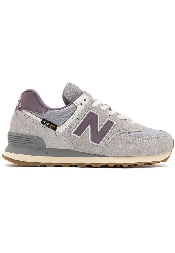 Buty unisex New Balance U574YGD – szare. Kolor: szary. Materiał: guma, zamsz, tkanina. Szerokość cholewki: normalna. Model: New Balance 574