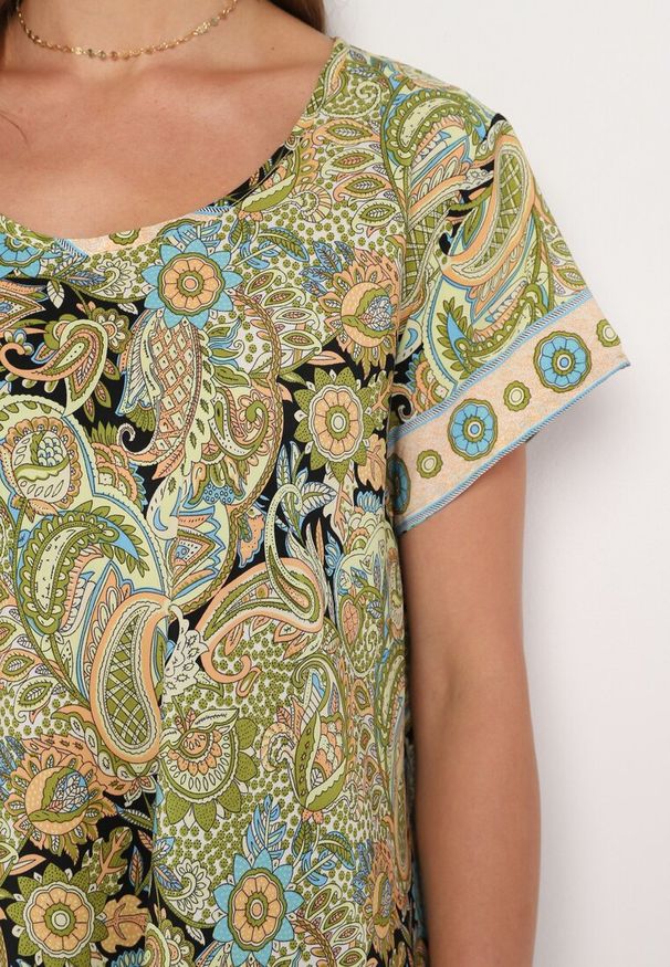 Born2be - Żółto-Zielona Wiskozowa Sukienka o Rozkloszowanym Kroju w Stylu Boho Melnea. Typ kołnierza: dekolt w łódkę. Kolor: żółty. Materiał: wiskoza. Długość rękawa: krótki rękaw. Sezon: lato. Styl: boho