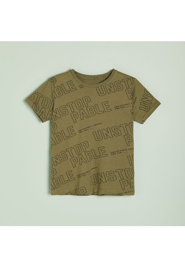 Reserved - Bawełniany t-shirt z napisami - Khaki. Kolor: brązowy. Materiał: bawełna. Wzór: napisy