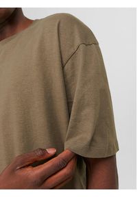 Jack & Jones - Jack&Jones T-Shirt Bradley 12249319 Brązowy Regular Fit. Kolor: brązowy. Materiał: bawełna #4