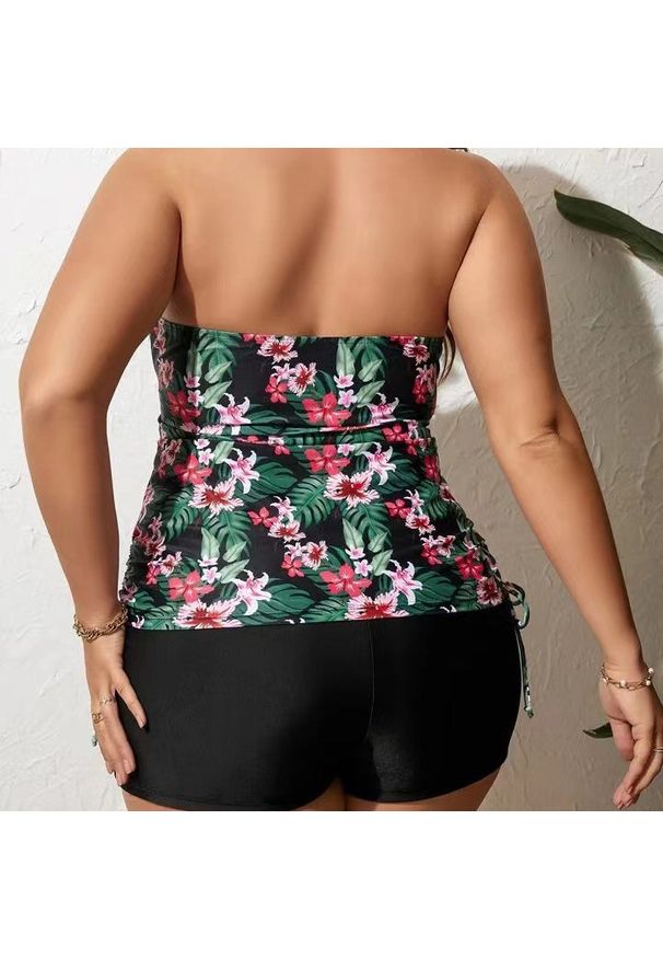 Intica - Tankini z szortami kwiatowy wzór szybkoschnący materiał na plażę Almarina. Kolor: fioletowy. Materiał: materiał. Wzór: kwiaty