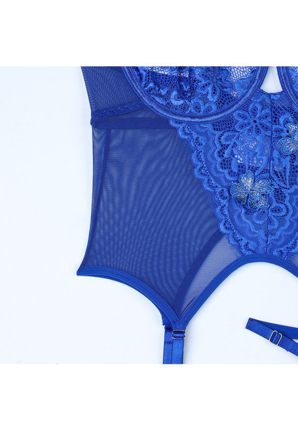 Intica - Komplet bielizny z haftem na specjalne okazje Lavone. Kolor: biały. Materiał: tkanina. Wzór: haft