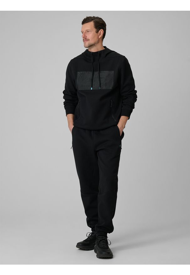 4f - 4F Bluza dresowa regular z kapturem męska - czarna XXL. Okazja: na co dzień. Typ kołnierza: kaptur. Kolor: czarny. Materiał: dresówka. Wzór: gładki. Styl: casual
