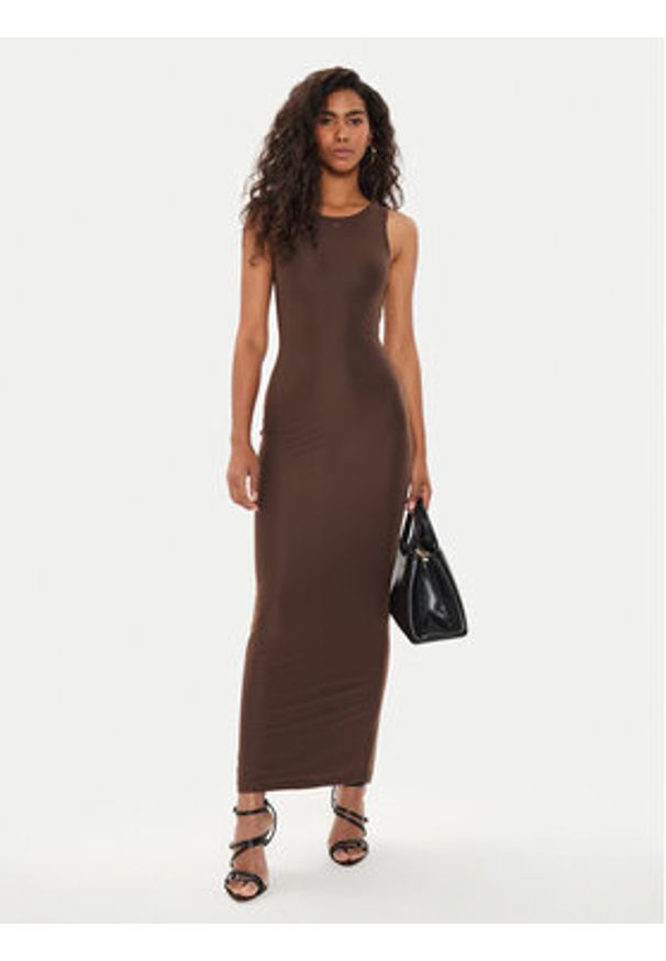 Guess Sukienka codzienna Kim W4YK0J KCDE0 Brązowy Bodycon Fit. Okazja: na co dzień. Kolor: brązowy. Materiał: syntetyk. Typ sukienki: proste, bodycon. Styl: casual