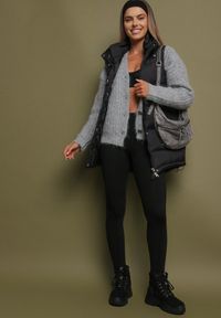 Born2be - Czarny Komplet Sportowy z Ozdobnymi Przeszyciami Legginsy i Top na Ramiączkach Filinella. Kolor: czarny. Materiał: skóra