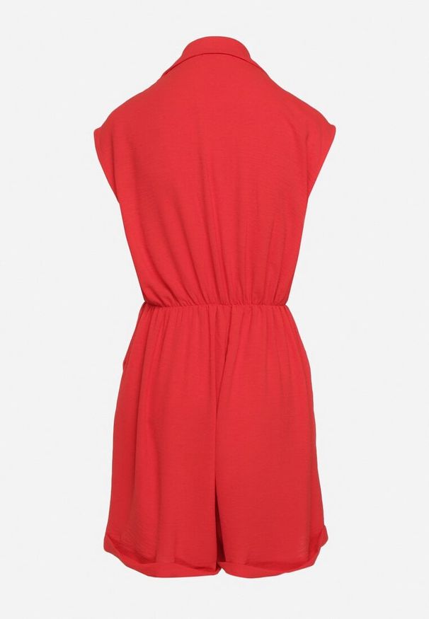 Born2be - Czerwony Kombinezon z Nakładkowym Dekoltem i Gumką w Talii Nansaliah. Kolor: czerwony