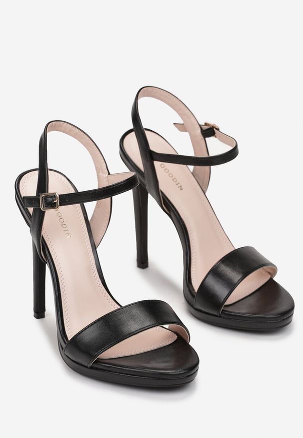 Renee - Czarne Sandały z Otwartym Noskiem na Szpilce Nedora. Nosek buta: otwarty. Kolor: czarny. Obcas: na szpilce. Styl: elegancki