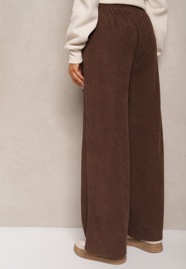 Renee - Brązowe Spodnie o Szerokim Kroju High Waist z Wiązaniem w Pasie Ettianne. Okazja: na co dzień. Stan: podwyższony. Kolor: brązowy. Styl: elegancki, casual