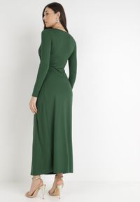 Born2be - Ciemnozielona Sukienka Mellona. Typ kołnierza: dekolt w kształcie V. Kolor: zielony. Materiał: dzianina, materiał. Długość rękawa: długi rękaw. Wzór: gładki. Typ sukienki: kopertowe. Styl: glamour, elegancki. Długość: maxi #5