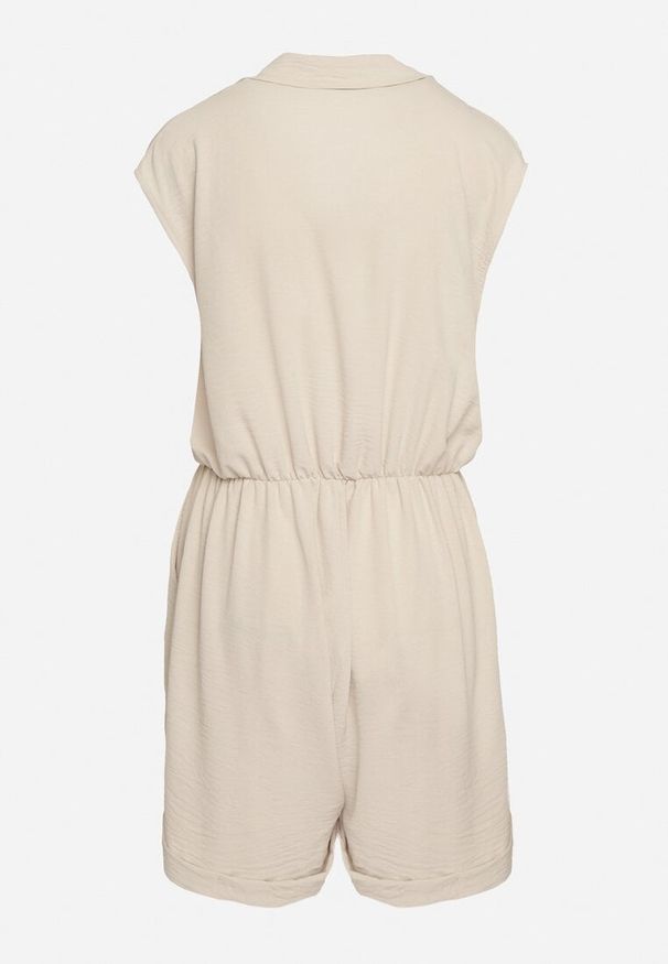 Born2be - Beżowy Kombinezon z Nakładkowym Dekoltem i Gumką w Talii Nansaliah. Kolor: beżowy