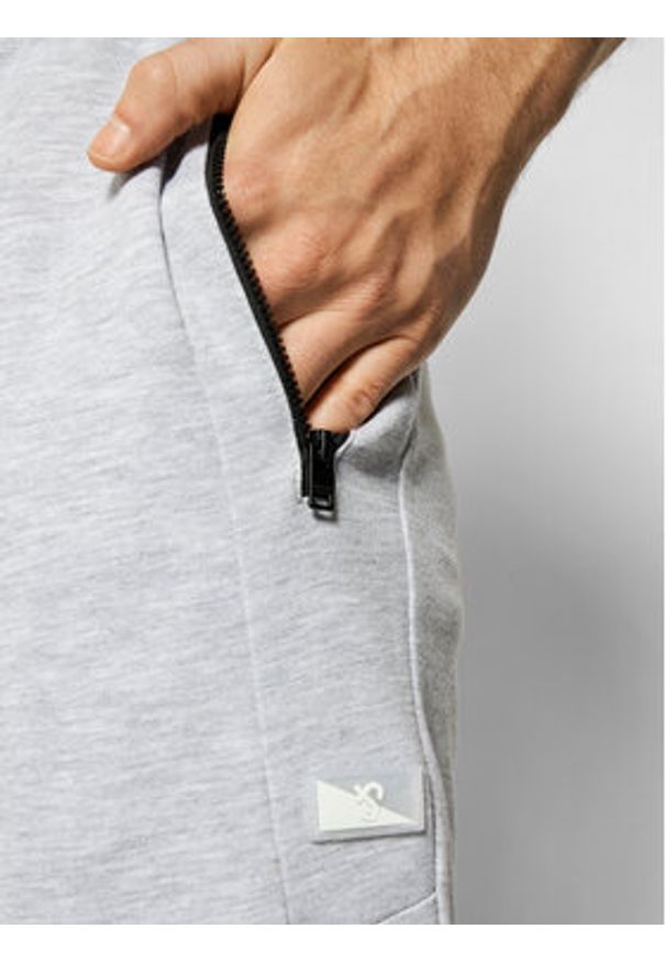 Jack & Jones - Jack&Jones Spodnie dresowe Will Air Sweat Noos 12184970 Szary Regular Fit. Kolor: szary. Materiał: syntetyk