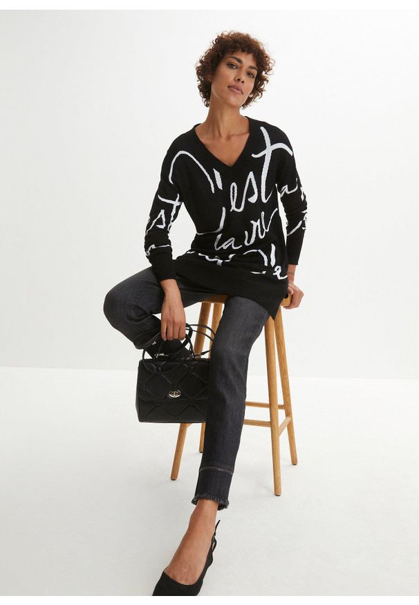 bonprix - Sweter w napisy. Kolor: czarny. Wzór: napisy. Styl: klasyczny