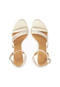 Kazar - Zdobione sandały z kolekcji ślubnej. Okazja: na ślub cywilny, na wesele. Zapięcie: pasek. Kolor: kremowy. Materiał: skóra. Wzór: aplikacja. Styl: młodzieżowy, klasyczny #5