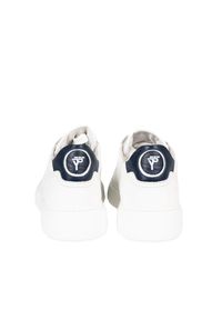 Ice Play Sneakersy | TENDER001M3L1 | Mężczyzna | Biały. Okazja: na spacer, na co dzień. Nosek buta: okrągły. Kolor: biały. Materiał: skóra. Sport: turystyka piesza