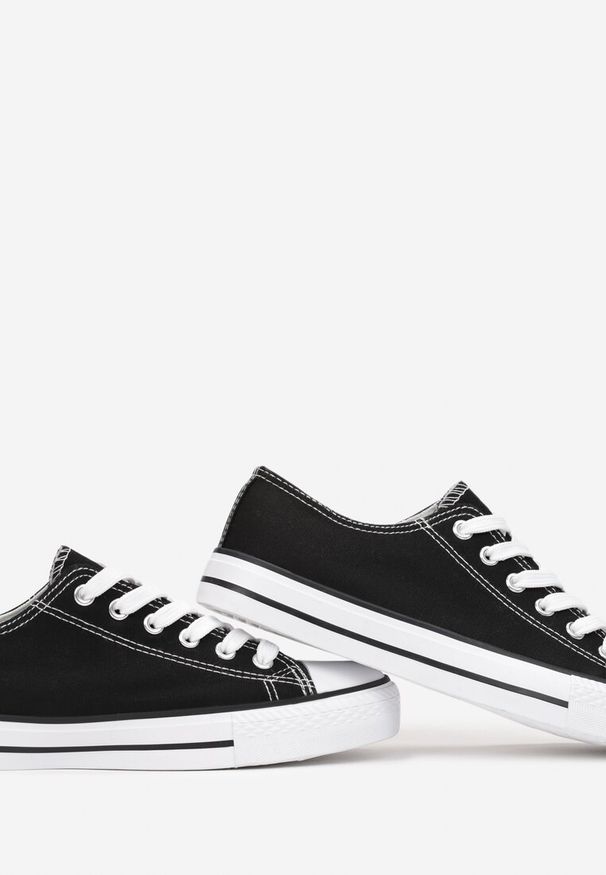 Renee - Czarne Klasyczne Trampki z Niską Cholewką Darling Tyrel. Okazja: na co dzień. Wysokość cholewki: przed kostkę. Kolor: czarny. Szerokość cholewki: normalna. Styl: klasyczny