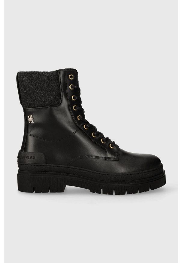 TOMMY HILFIGER - Tommy Hilfiger botki skórzane FEMININE FELT LACE UP BOOTIE damskie kolor czarny na płaskim obcasie ocieplone FW0FW07500. Zapięcie: sznurówki. Kolor: czarny. Materiał: skóra. Obcas: na obcasie. Styl: klasyczny. Wysokość obcasa: niski