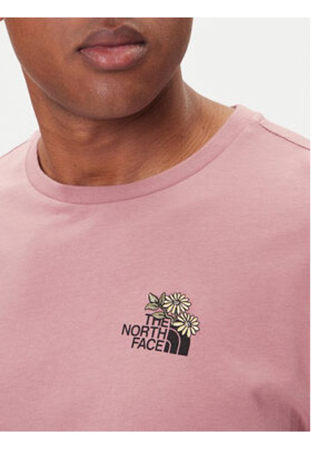 The North Face T-Shirt Dome Flower NF0A8EGX Różowy Relaxed Fit. Kolor: różowy. Materiał: bawełna