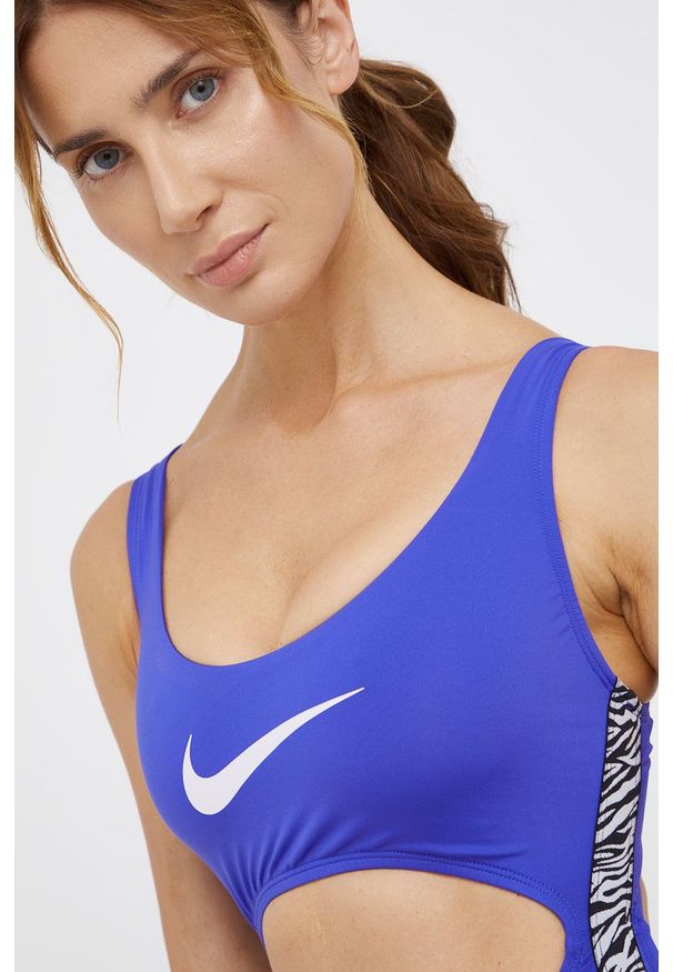 Nike Strój kąpielowy kolor fioletowy miękka miseczka. Kolor: fioletowy. Materiał: poliester. Wzór: nadruk