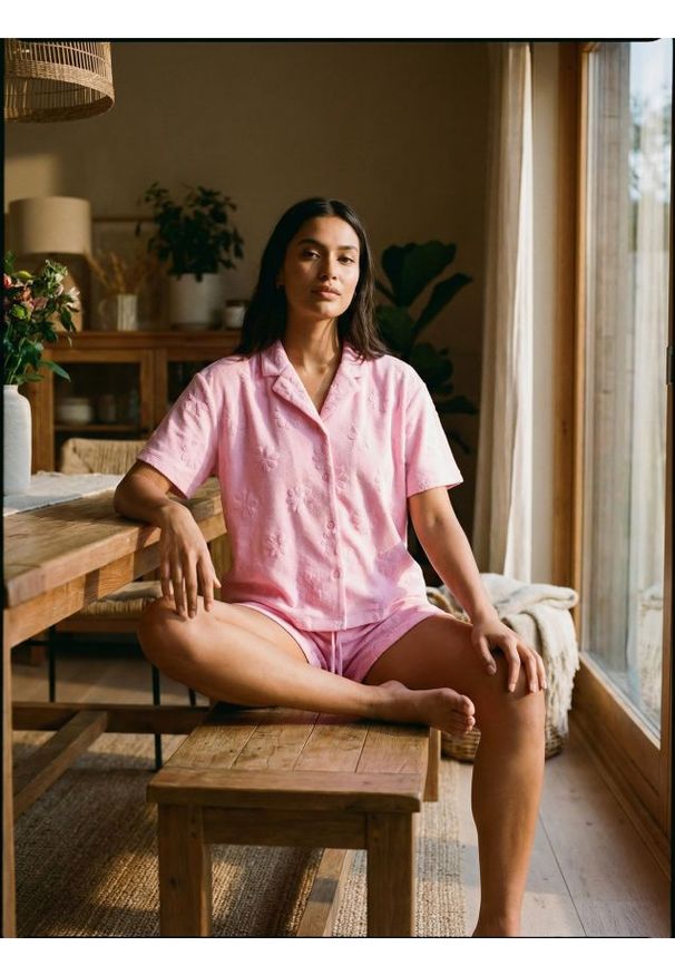 Sinsay - Piżama dwuczęsciowa z motywem kwiatowym - różowy. Kolor: różowy. Wzór: kwiaty