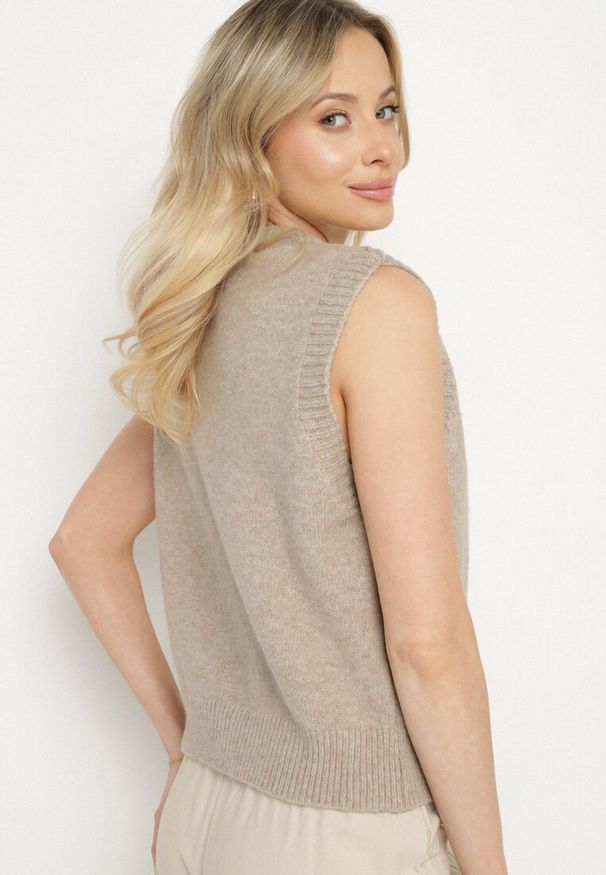 Born2be - Beżowa Rozpinana Kamizelka z Wełną Eravina. Okazja: na co dzień. Kolor: beżowy. Materiał: wełna. Styl: elegancki, casual, klasyczny