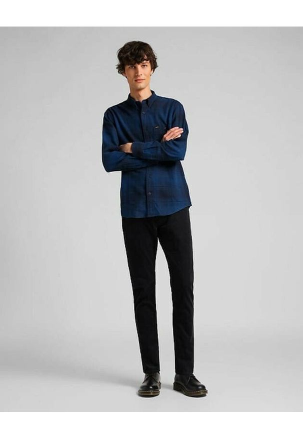Lee - LEE RIVETED SHIRT MĘSKA KOSZULA RELAXED FIT WASHED BLUE L66INNLR 112116435