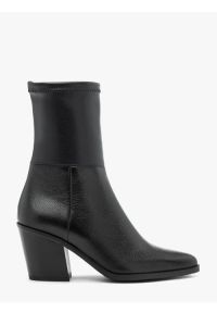 Ryłko - Czarne wyższe botki na słupku. Wysokość cholewki: za kostkę. Zapięcie: zamek. Kolor: czarny. Materiał: skóra. Szerokość cholewki: normalna. Obcas: na słupku. Styl: street. Wysokość obcasa: średni #1