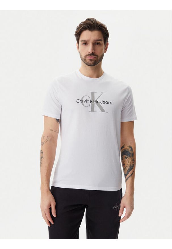 Calvin Klein Jeans T-Shirt LV040EM286 Biały Regular Fit. Kolor: biały. Materiał: bawełna