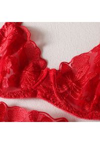 Intica - Komplet bielizny z regulowanymi paskami i przezroczystymi wstawkami Zakira. Kolor: czerwony. Materiał: materiał, skóra. Wzór: paski #5