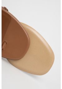 Emporio Armani sandały skórzane X3Q077.XF261.00021 damskie kolor brązowy. Zapięcie: klamry. Kolor: brązowy. Materiał: skóra. Wzór: gładki. Obcas: na obcasie. Wysokość obcasa: niski #5