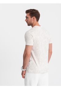 Ombre Clothing - T-shirt męski fulllprint w liście palmy - jasnobeżowy V1 OM-TSFP-0182 - XXL. Kolor: beżowy. Materiał: bawełna, skóra