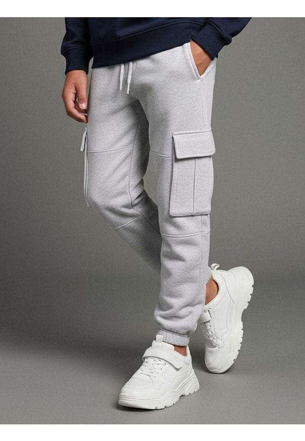 Sinsay - Spodnie dresowe cargo loose - szary. Kolor: szary. Materiał: dresówka