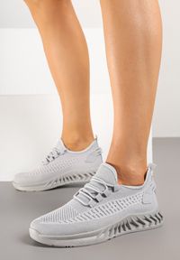 Renee - Szare Siateczkowe Buty Sportowe Sneakersy na Podeszwie z Tłoczeniami Finloti. Okazja: na co dzień. Kolor: szary. Materiał: jeans. Wzór: aplikacja #3