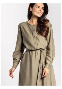 Infinite You - Sukienka rozkloszowana z długim rękawem i paskiem zielona. Okazja: na co dzień, do pracy. Kolor: zielony, brązowy. Długość rękawa: długi rękaw. Typ sukienki: koszulowe. Styl: casual, elegancki #2