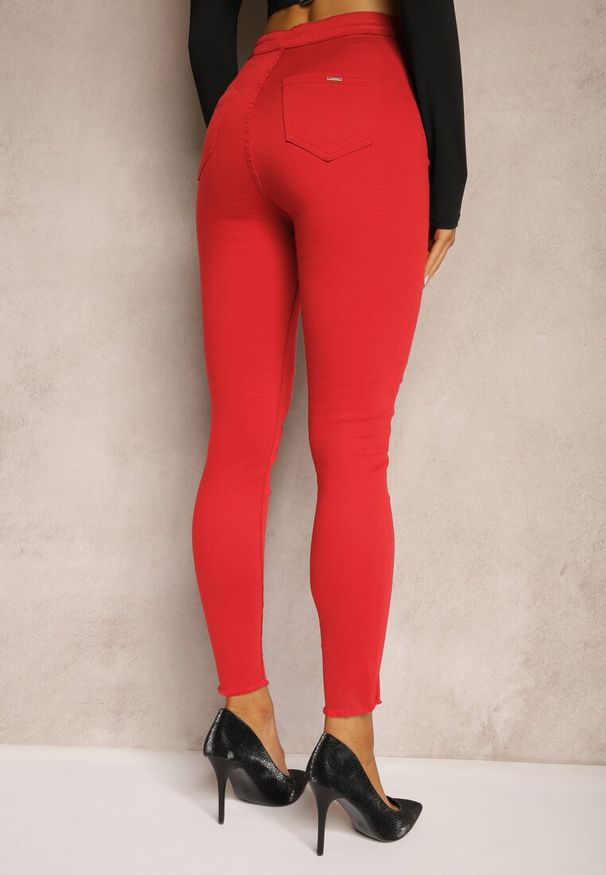 Renee - Czerwone Spodnie z Bawełny o Kroju Skinny Irivella. Okazja: na spotkanie biznesowe. Stan: podwyższony. Kolor: czerwony. Materiał: bawełna. Styl: biznesowy, elegancki