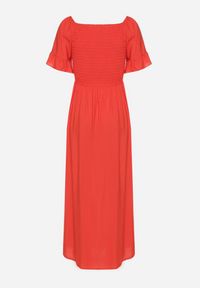 Born2be - Czerwona Bawełniana Sukienka o Kroju Hiszpanki z Elastyczną Górą Niloviria. Okazja: na co dzień. Typ kołnierza: dekolt hiszpanka. Kolor: czerwony. Materiał: bawełna. Długość rękawa: krótki rękaw. Styl: casual, klasyczny #2