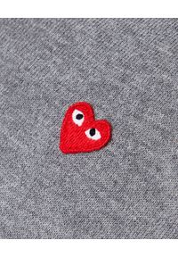 COMME DES GARCONS PLAY - Szary sweter z małym sercem. Typ kołnierza: dekolt w serek. Kolor: szary. Materiał: jeans, bawełna. Styl: elegancki #2