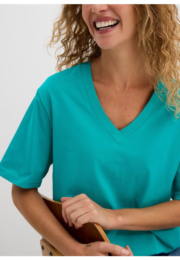 bonprix - Długi i szeroki T-shirt z dekoltem w serek, krótki rękaw (5 sztuk). Okazja: na co dzień. Typ kołnierza: dekolt w serek. Kolor: zielony. Długość rękawa: krótki rękaw. Długość: krótkie. Sezon: lato. Styl: casual