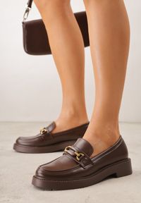 Born2be - Brązowe Klasyczne Mokasyny VICES z Elegancką Aplikacją i Skórzaną Wkładką Anatope. Okazja: na co dzień, na spotkanie biznesowe, do pracy. Kolor: brązowy. Materiał: skóra. Wzór: aplikacja. Styl: elegancki, klasyczny #1