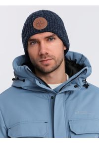 Ombre Clothing - Czapka męska beanie z okrągłą tłoczoną naszywką – granatowa V2. Kolor: niebieski. Materiał: akryl, poliester, wełna. Wzór: aplikacja. Styl: casual