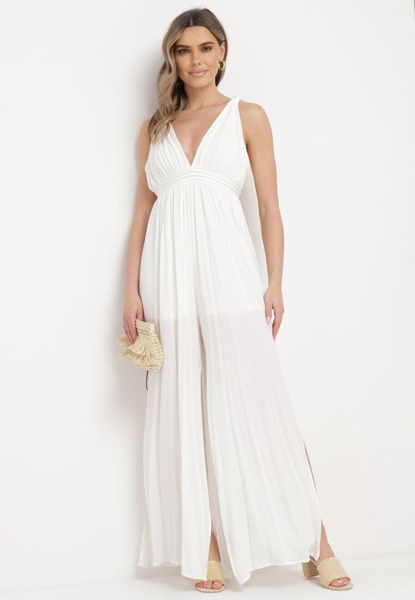 Born2be - Biały Wiskozowy Kombinezon z Gumką w Pasie i Plecionym Sznurkiem z Lnem Evalin. Kolor: biały. Materiał: len, wiskoza. Długość rękawa: na ramiączkach. Wzór: aplikacja