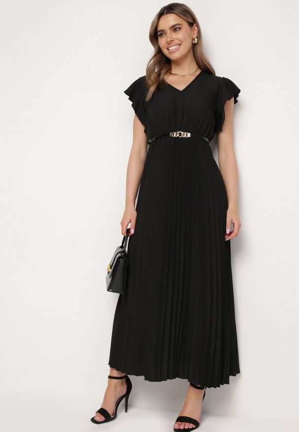 Born2be - Czarna Plisowana Sukienka Maxi Rozkloszowana z Luźnymi Rękawkami Serahpine. Okazja: na spacer, na imprezę, na co dzień. Kolor: czarny. Długość rękawa: krótki rękaw. Typ sukienki: proste. Styl: casual. Długość: maxi