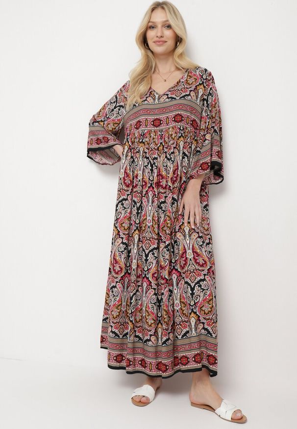 Born2be - Czarno-Bordowa Długa Sukienka Rozkloszowana z Rękawami 3/4 we Wzór Paisley Amarethia. Kolor: czarny. Wzór: paisley. Styl: boho. Długość: maxi