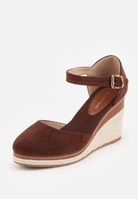 Renee - Brązowe Sandały na Plecionym Koturnie ze Sprzączką Catlinna. Okazja: na co dzień. Zapięcie: sprzączka. Kolor: brązowy. Obcas: na koturnie. Styl: casual, elegancki #4