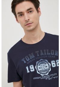 Tom Tailor T-shirt bawełniany kolor granatowy z nadrukiem. Okazja: na co dzień. Kolor: niebieski. Materiał: bawełna. Wzór: nadruk. Styl: casual