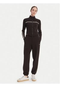 Guess Spodnie dresowe V6GB02 K2915 Brązowy Regular Fit. Kolor: brązowy. Materiał: syntetyk #3